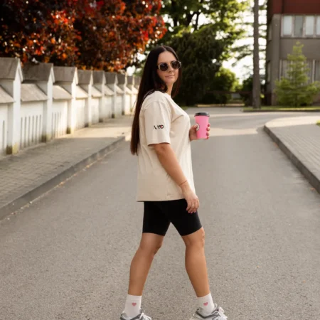 Kreminiai oversize marškinėliai moterims