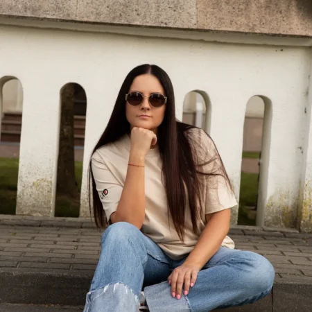 Kreminiai oversize marškinėliai moterims ranku darbo